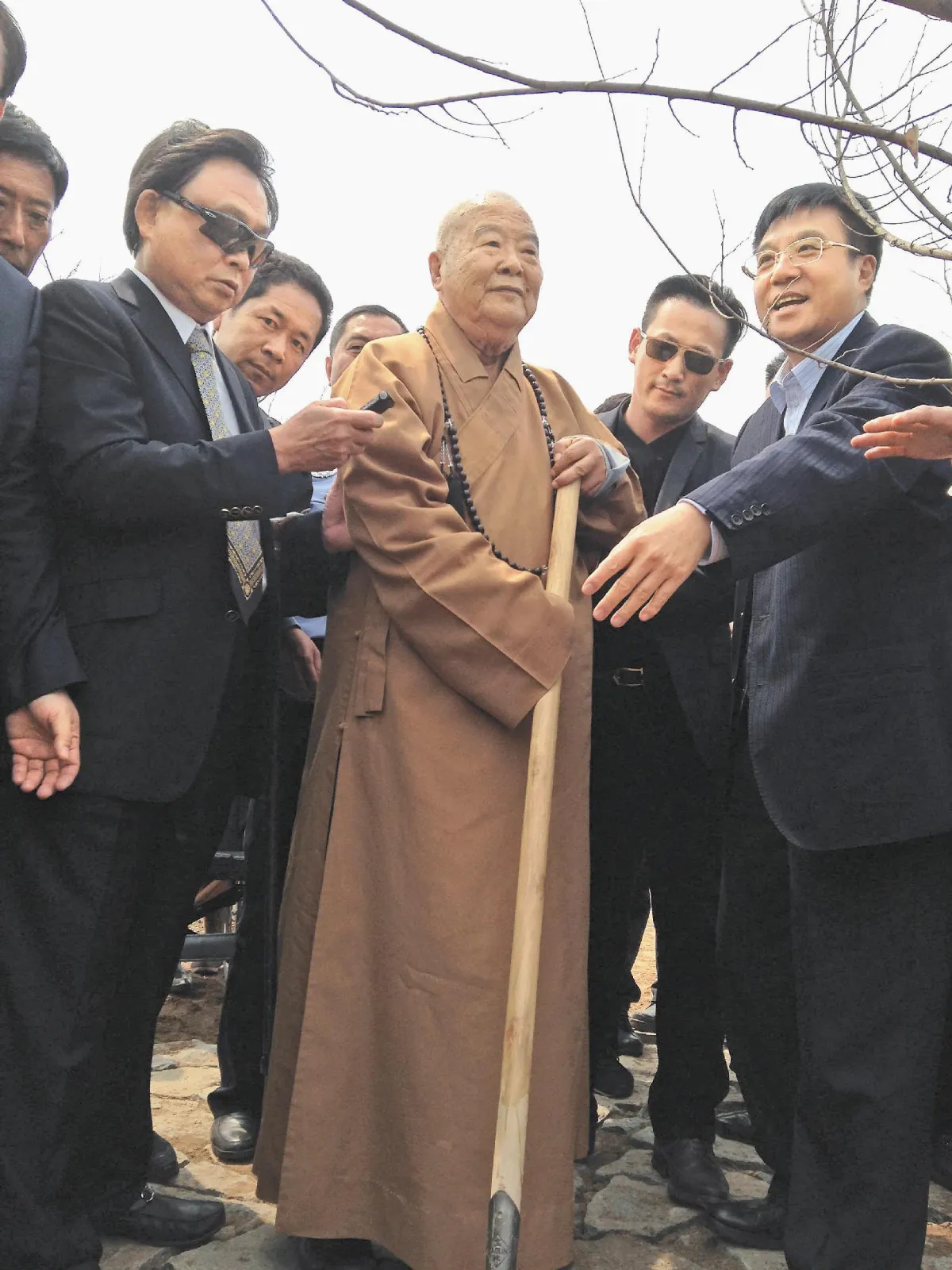 星雲大師植菩提樹 祝願覆蔭人間