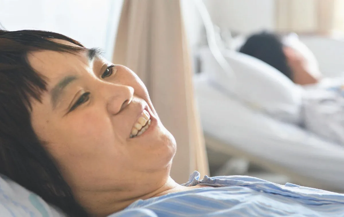 媽媽我愛您河南慈母 為子捐肝腎 平時連打針都怕 為了他勇敢無懼