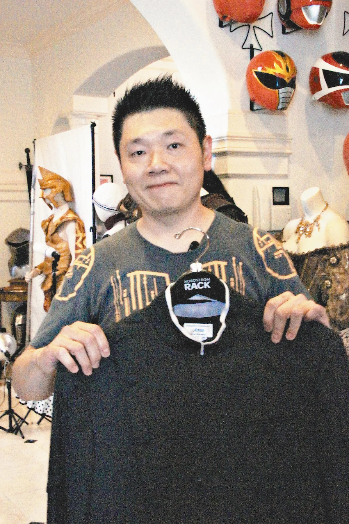 鋼鐵人、青蜂俠在他家… 道具啦