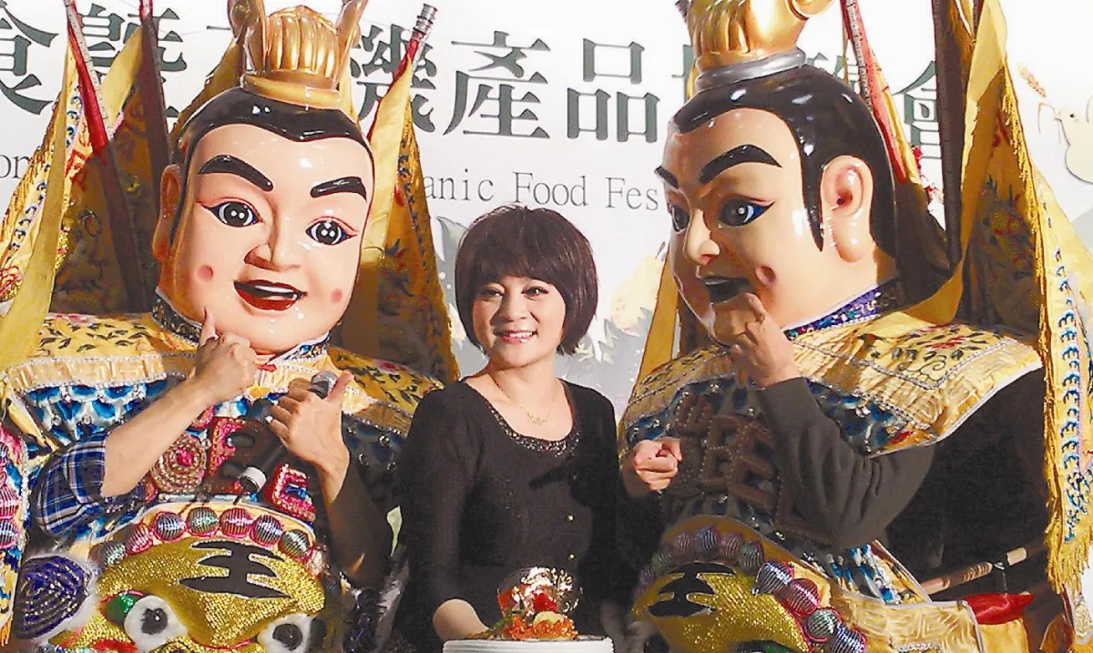 台灣濱崎步 送百朵康乃馨