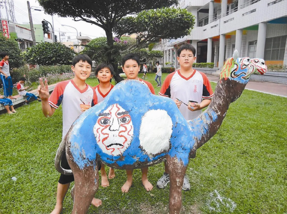 舊寮國小 裝置藝術動物換新裝