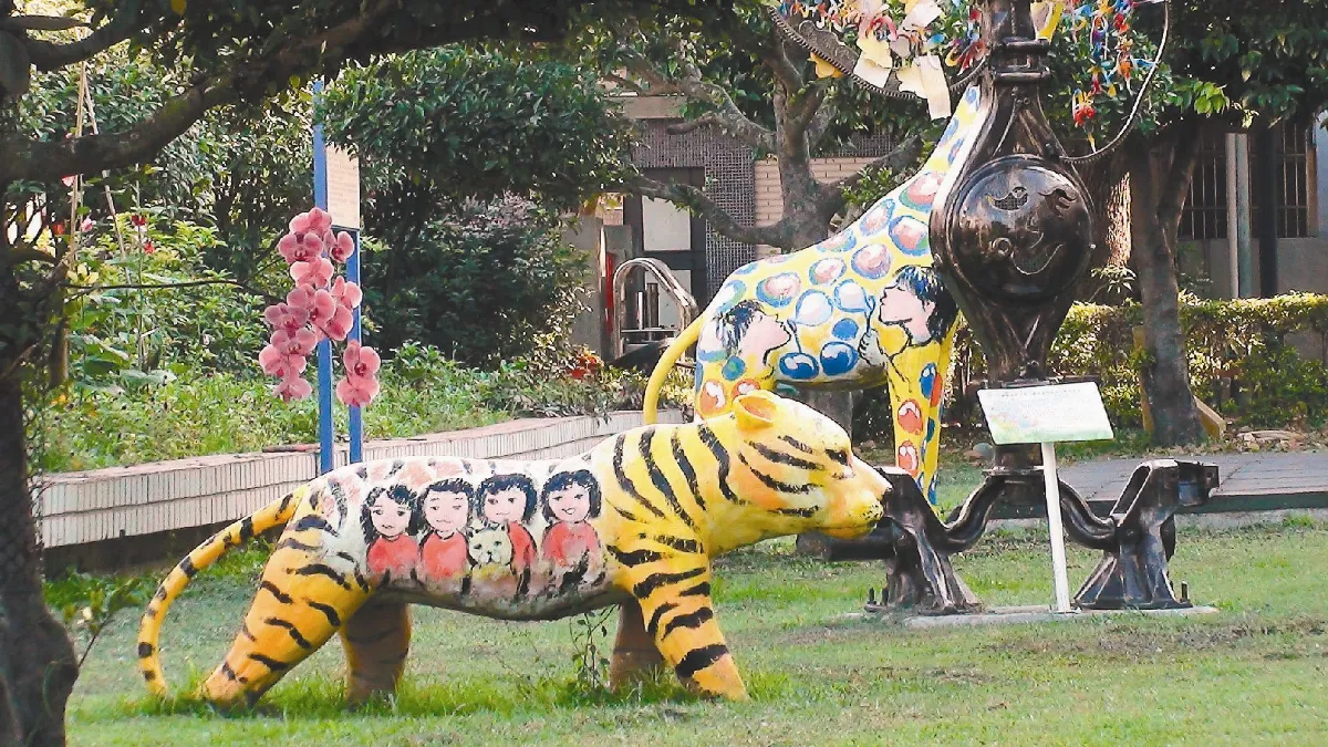 舊寮國小 裝置藝術動物換新裝