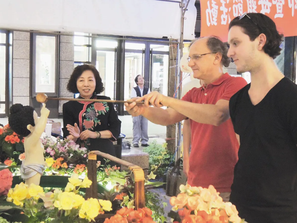 台北 文化局協助 浴佛超國際