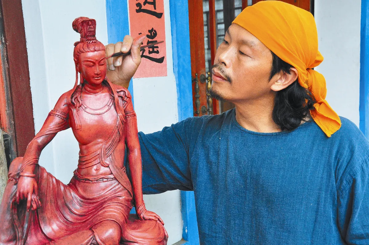 轉念看世間    朱義成 以佛心、圓滿為創作終極目標