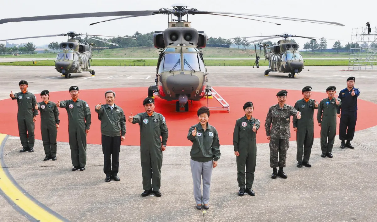 南韓自製直升機 朴槿惠喊讚