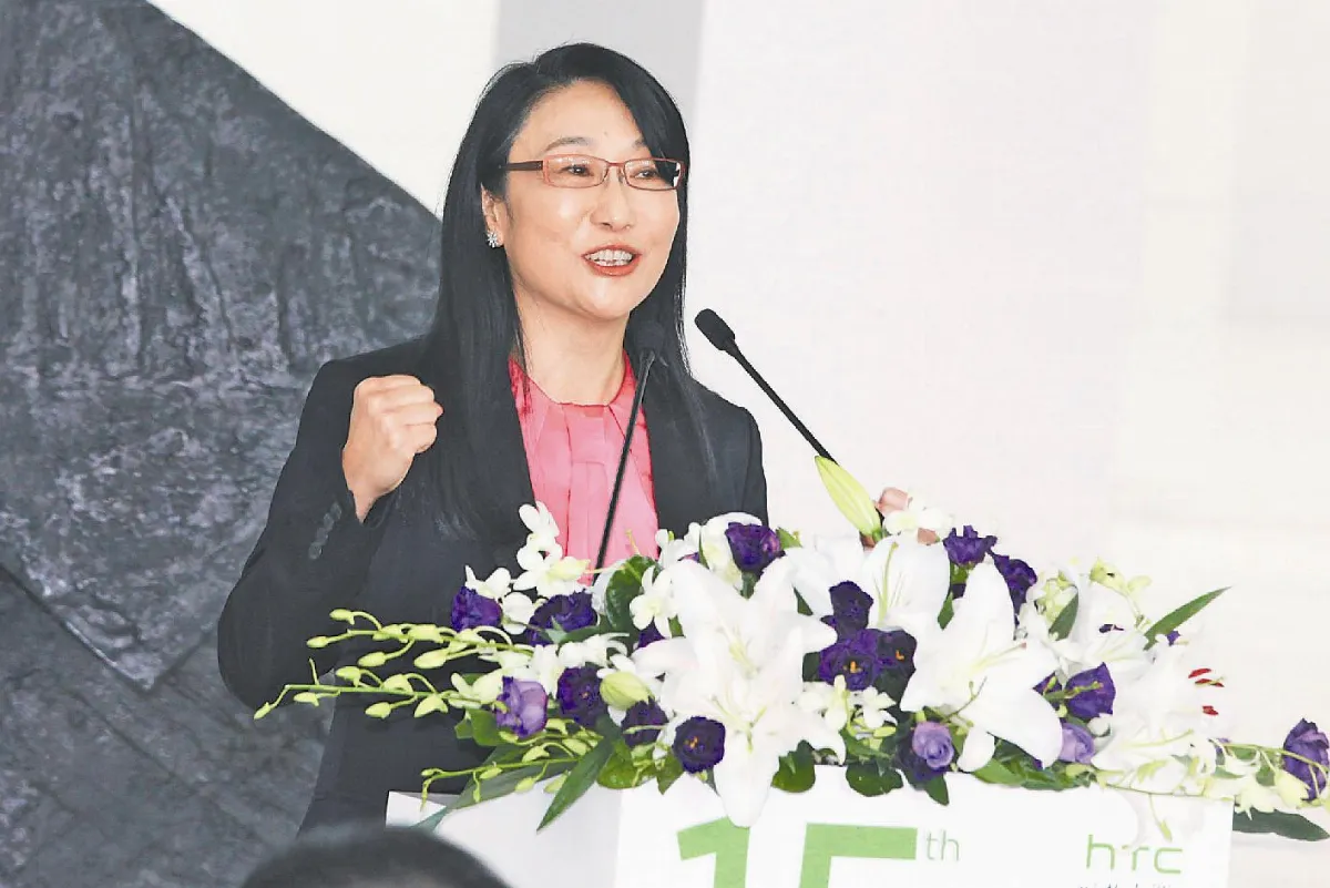 百大女強人 梅克爾7登后座