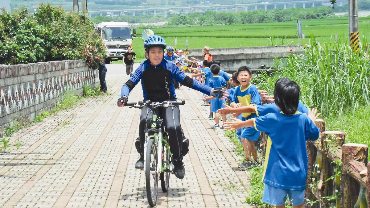 1人畢旅 單騎300公里