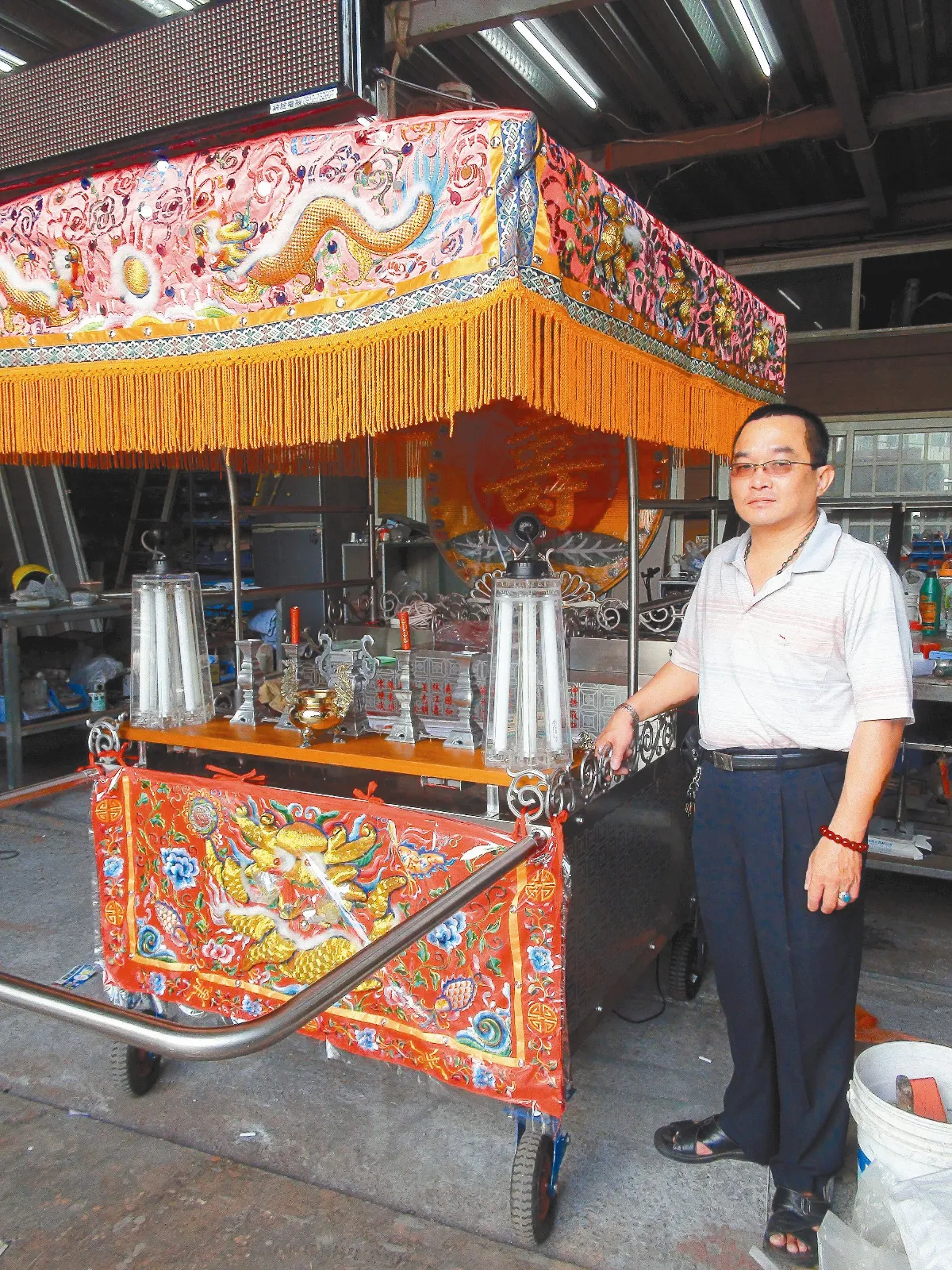 蘇進益環保 打造不鏽鋼神轎