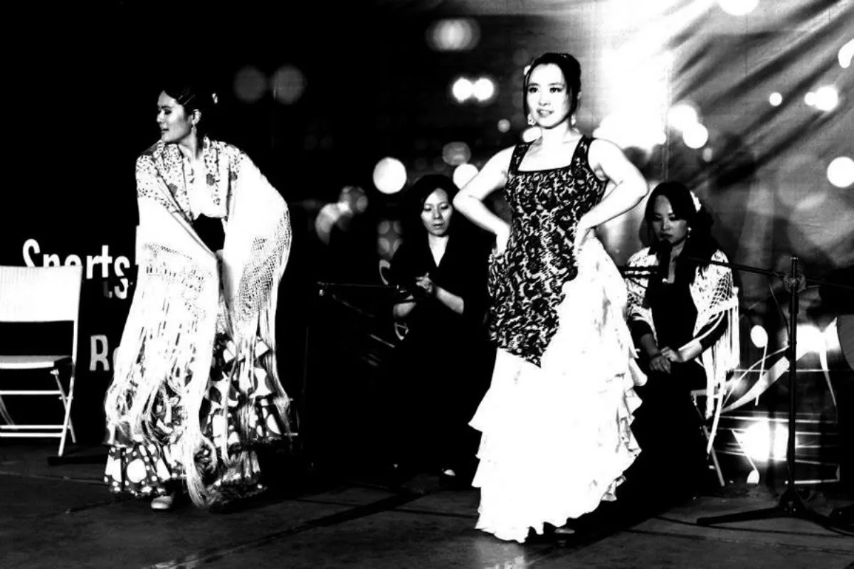 徵圖入選作品 黑與白起 舞