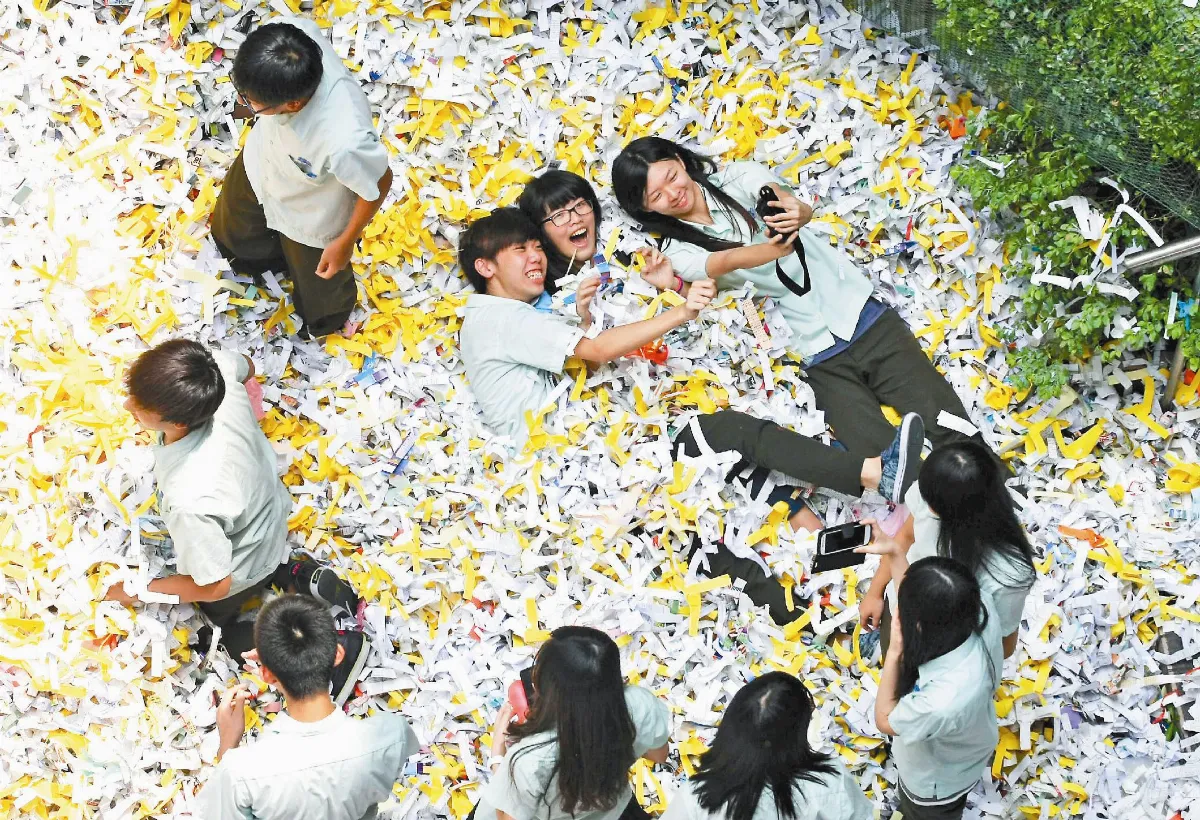 松山高中 六月雪紛飛