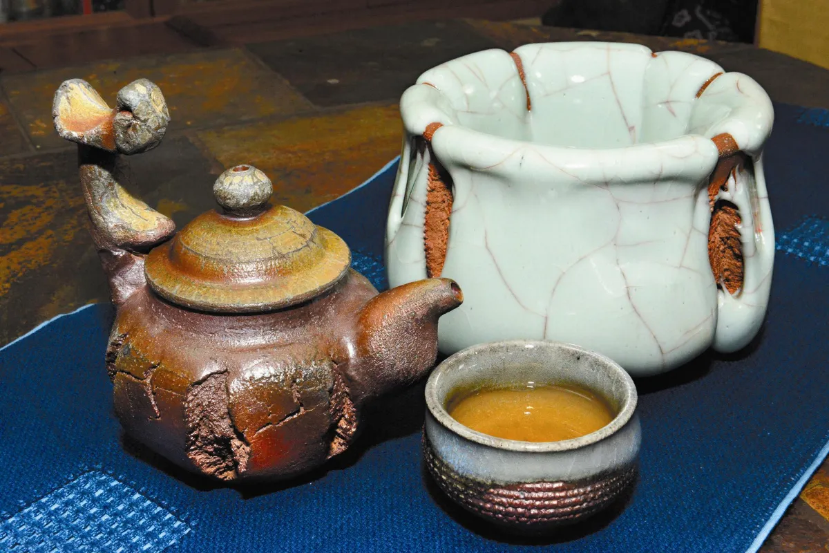 茶來茶去  警局裡的陶壺茶香