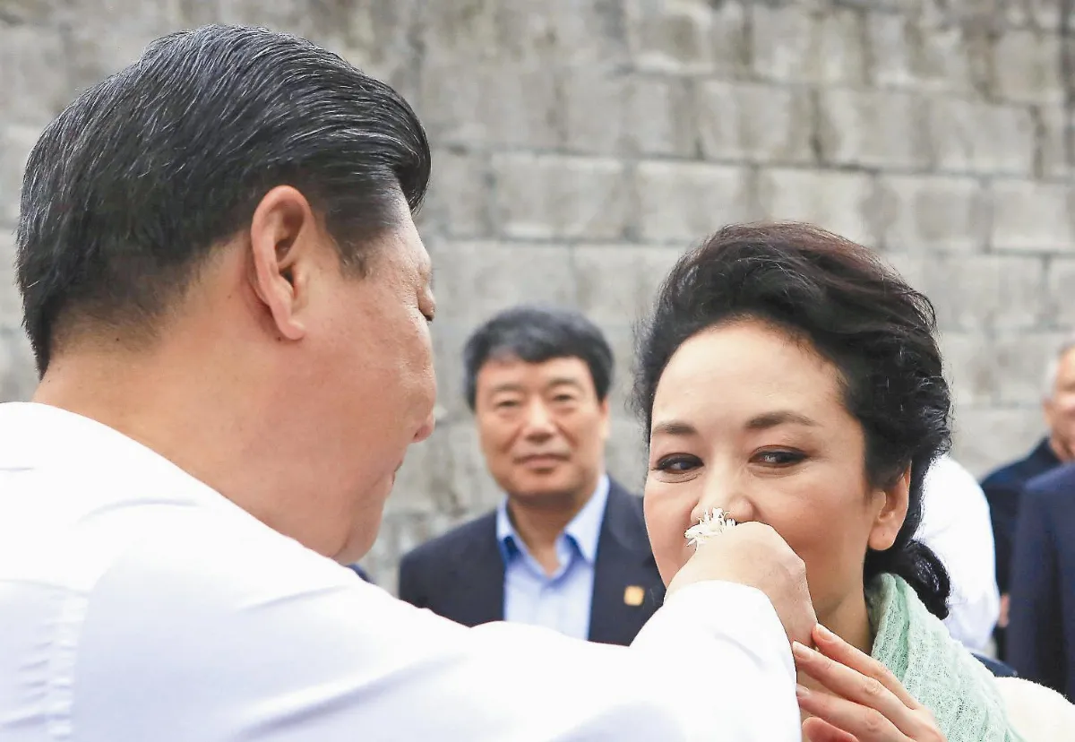 習近平訪哥國 簽20億美元協議