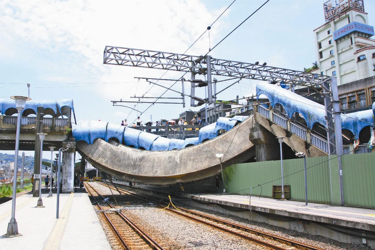 基隆火車站路橋 坍塌