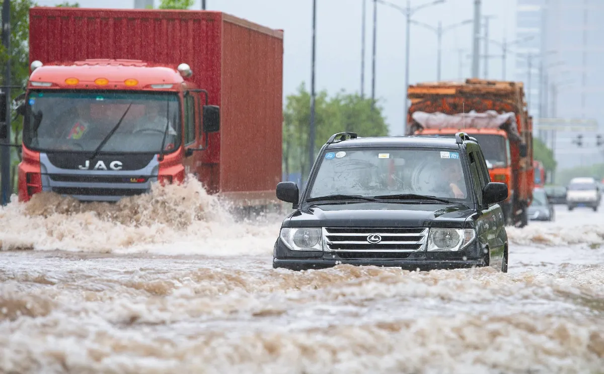 風狂襲長江沉船  雨淹黑龍江耕地