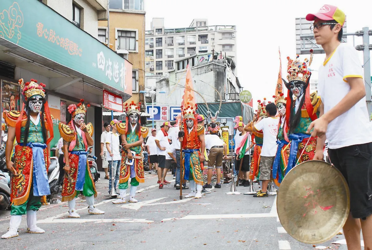 清水祖師遶境 萬人擠爆淡水