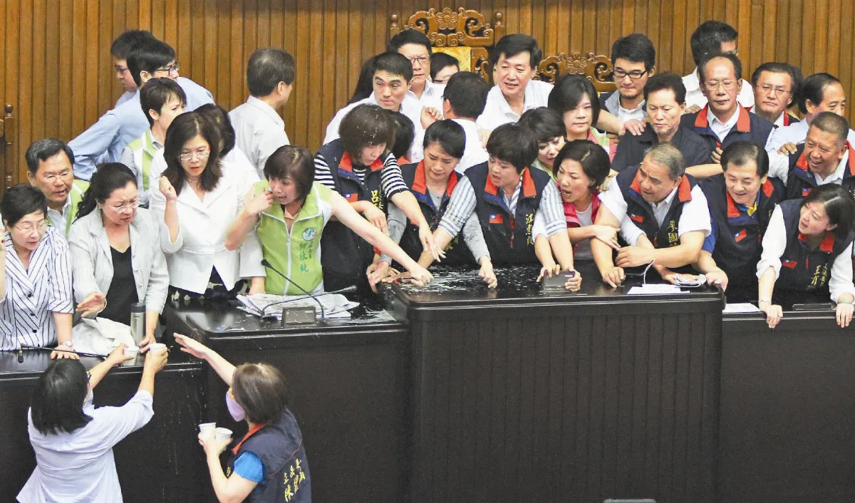 陳光誠：寧立院推擠 不讓坦克上街