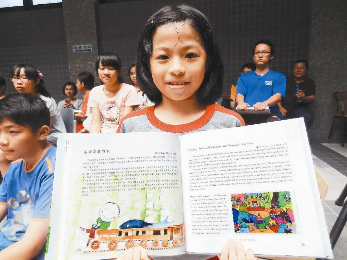 屏東80位小作家 筆下家鄉成書