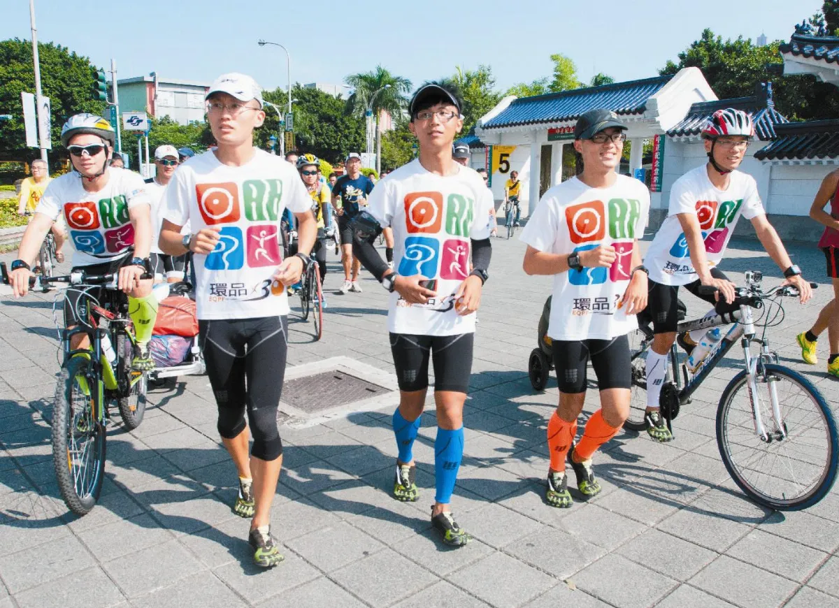 東華大學生 挑戰低碳環台路跑
