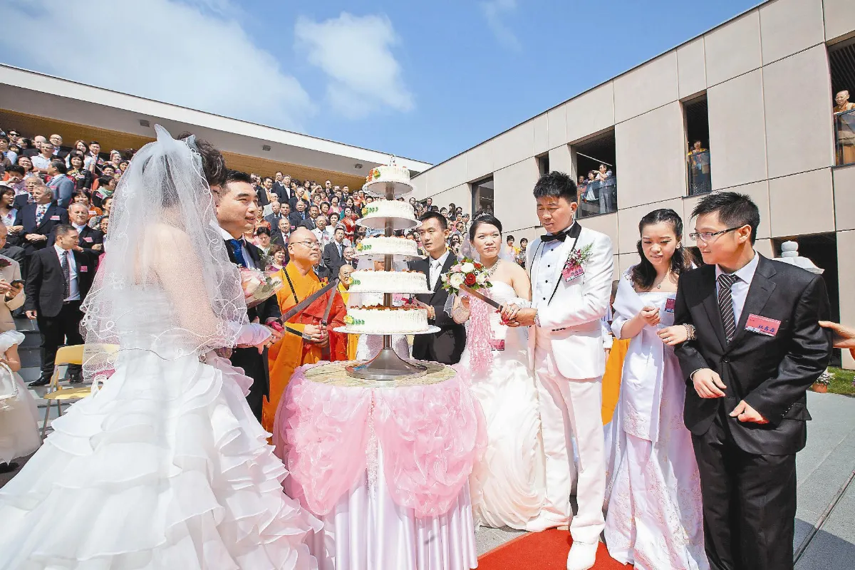 佛化婚禮 浪漫花都舉行