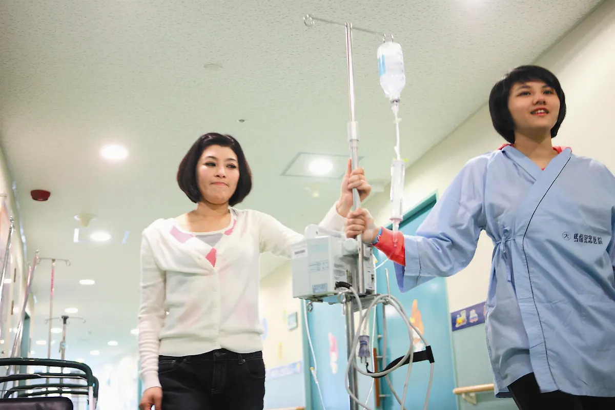 蠟燭兩頭燒 為購物專家集氣