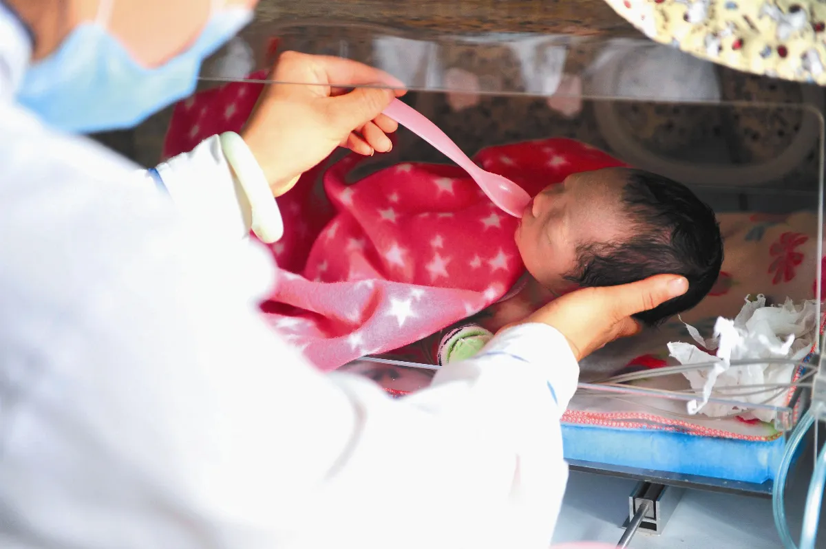 奇蹟寶寶  地震女嬰