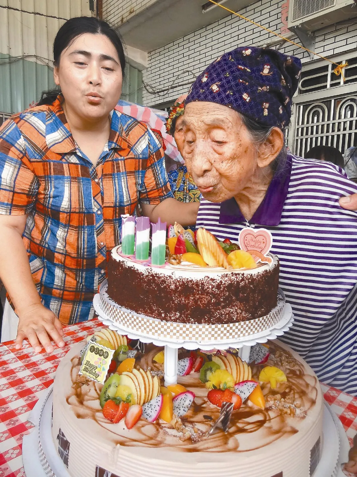 永遠的林青霞魯凱族老奶奶 歡度111歲