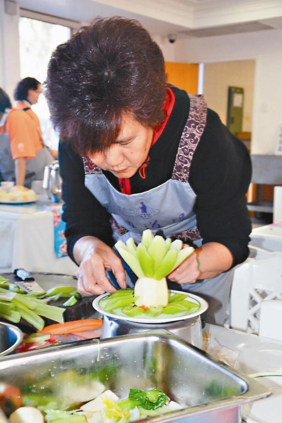 西澳供菜比賽 巧手雕琢供養諸佛