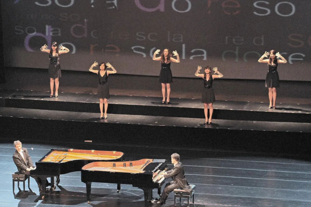 另類彈琴說愛  表坊驚豔天津