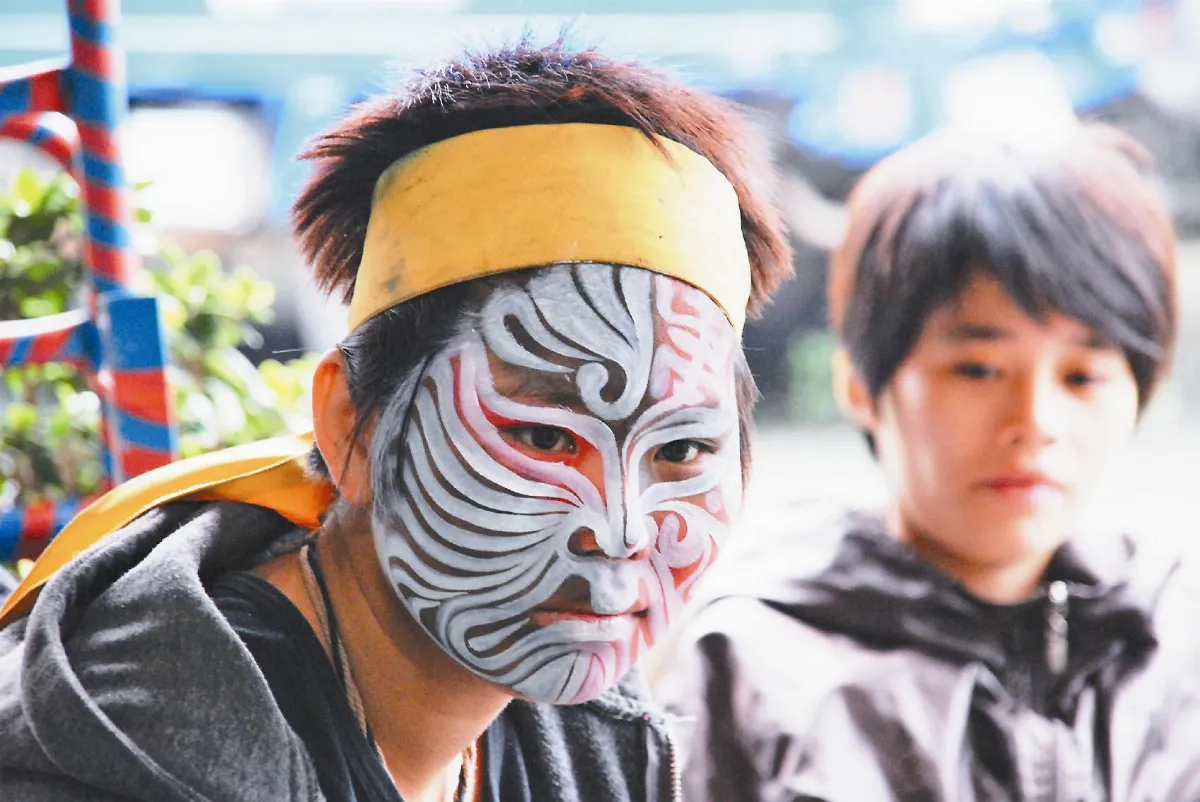 北玄宮辣妹八家將 跳出彩色人生