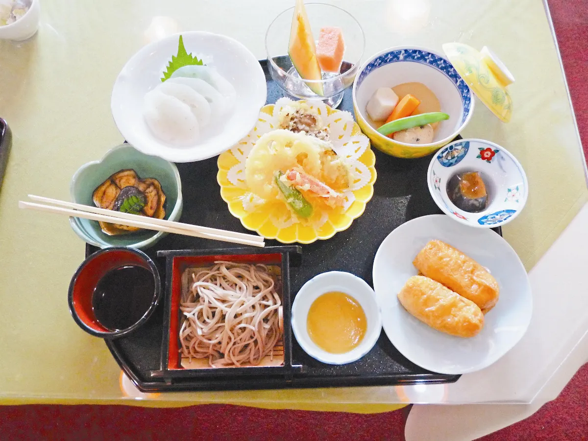 迎佛光盃高球賽 推東洋素餐