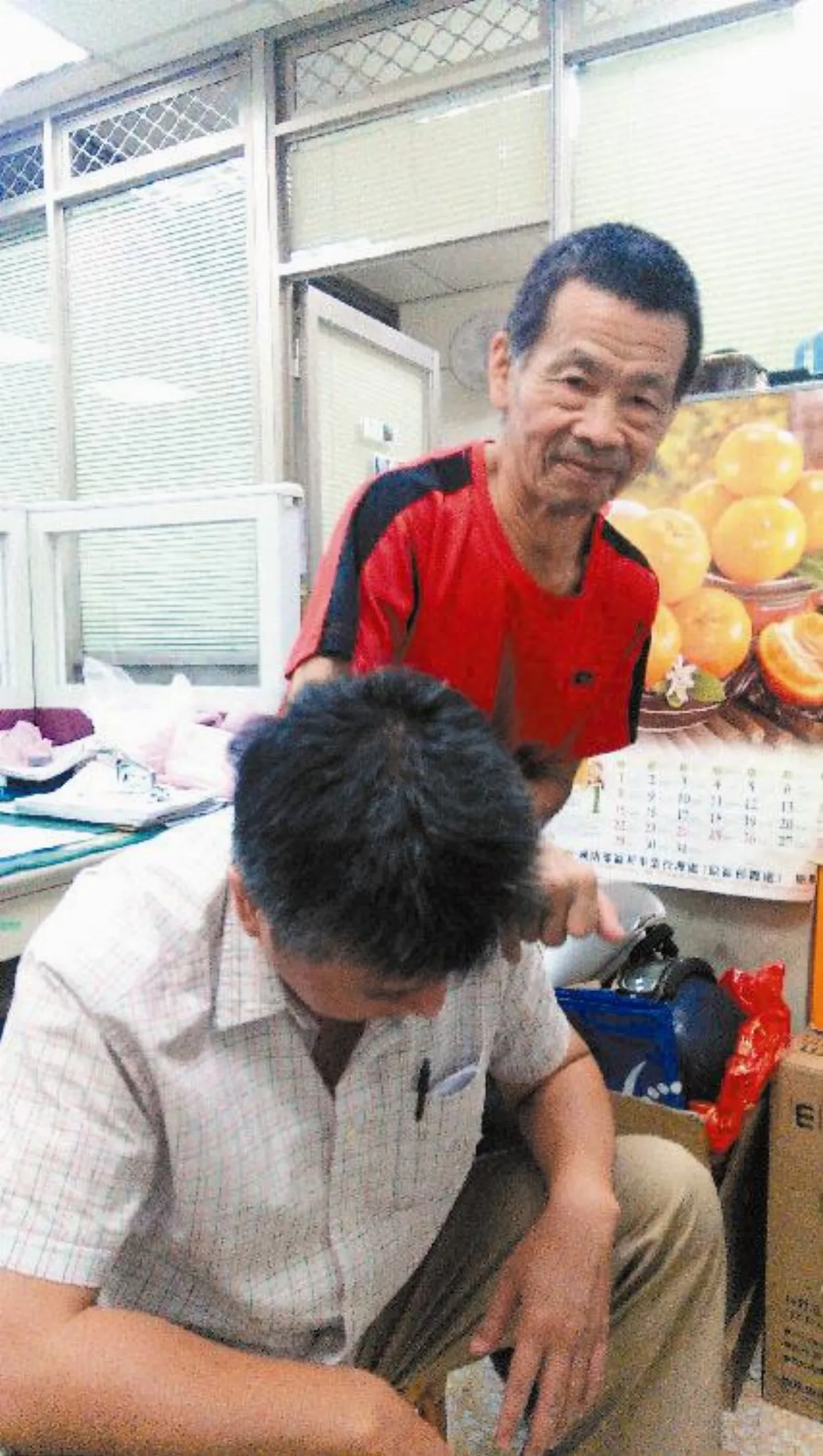 7旬古錐伯 免費替人按摩還願