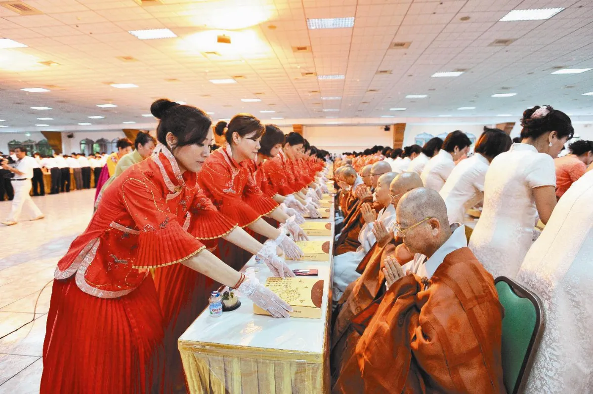 七千僧信二眾  齊聚供僧法會星雲大師：用心過堂就是修行