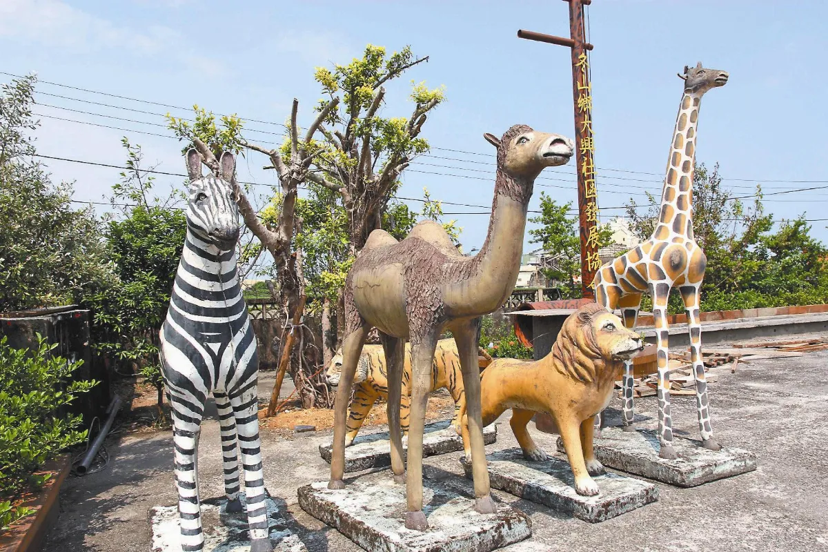 【社區部落格】動物塑像 社區遊樂場