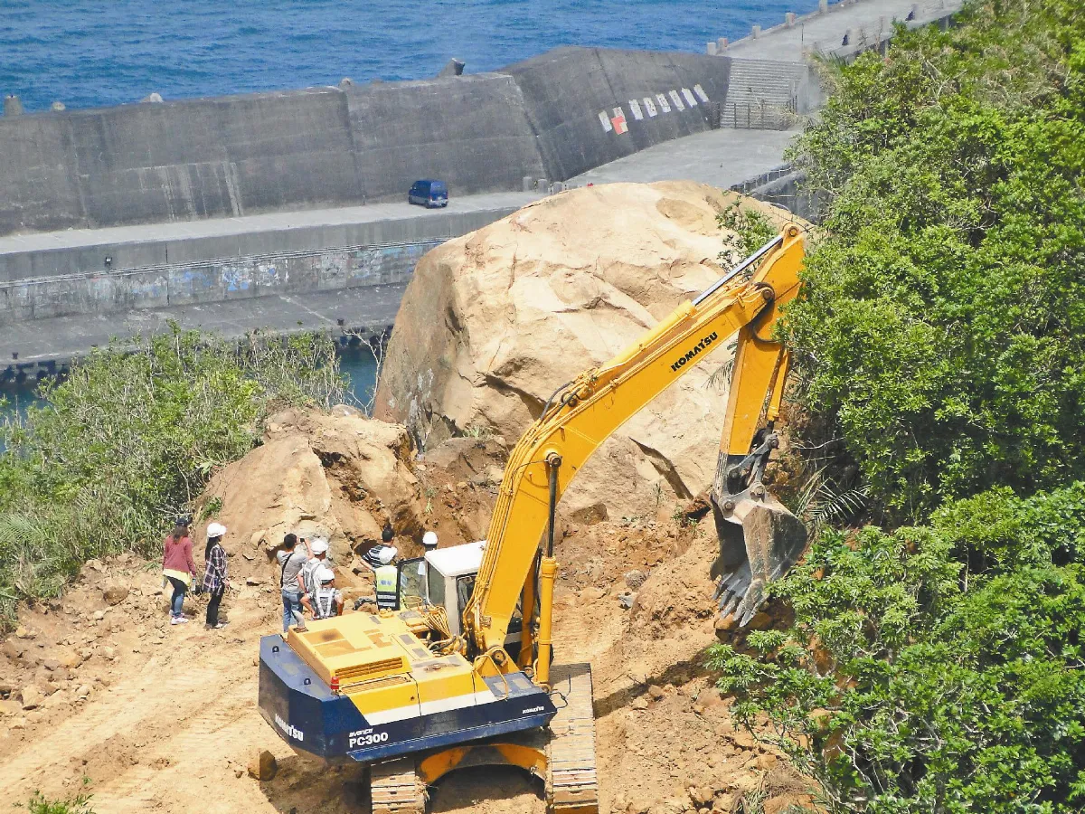 基隆巨石 今動工清除
