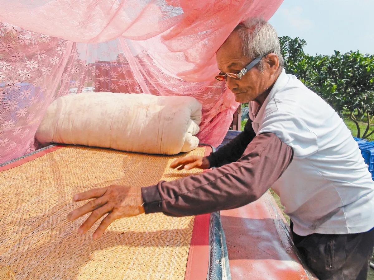 防賊 柚農睡果園10年