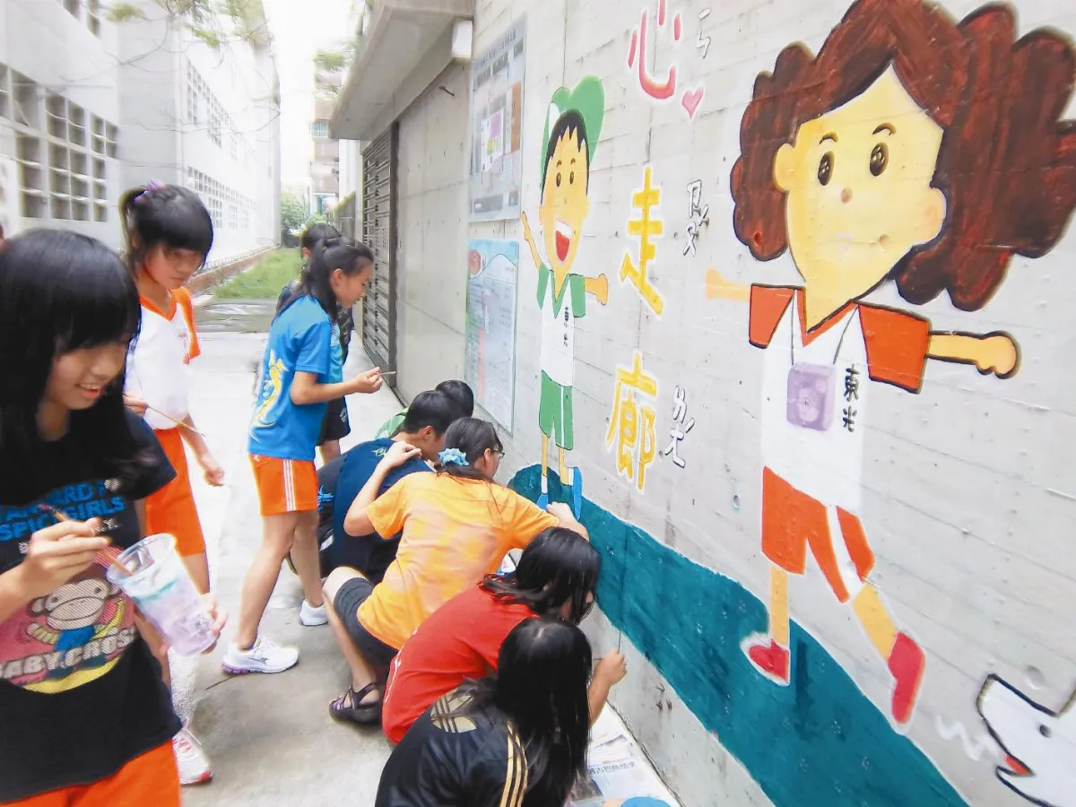 營造安全環境 鼓勵學生多走路