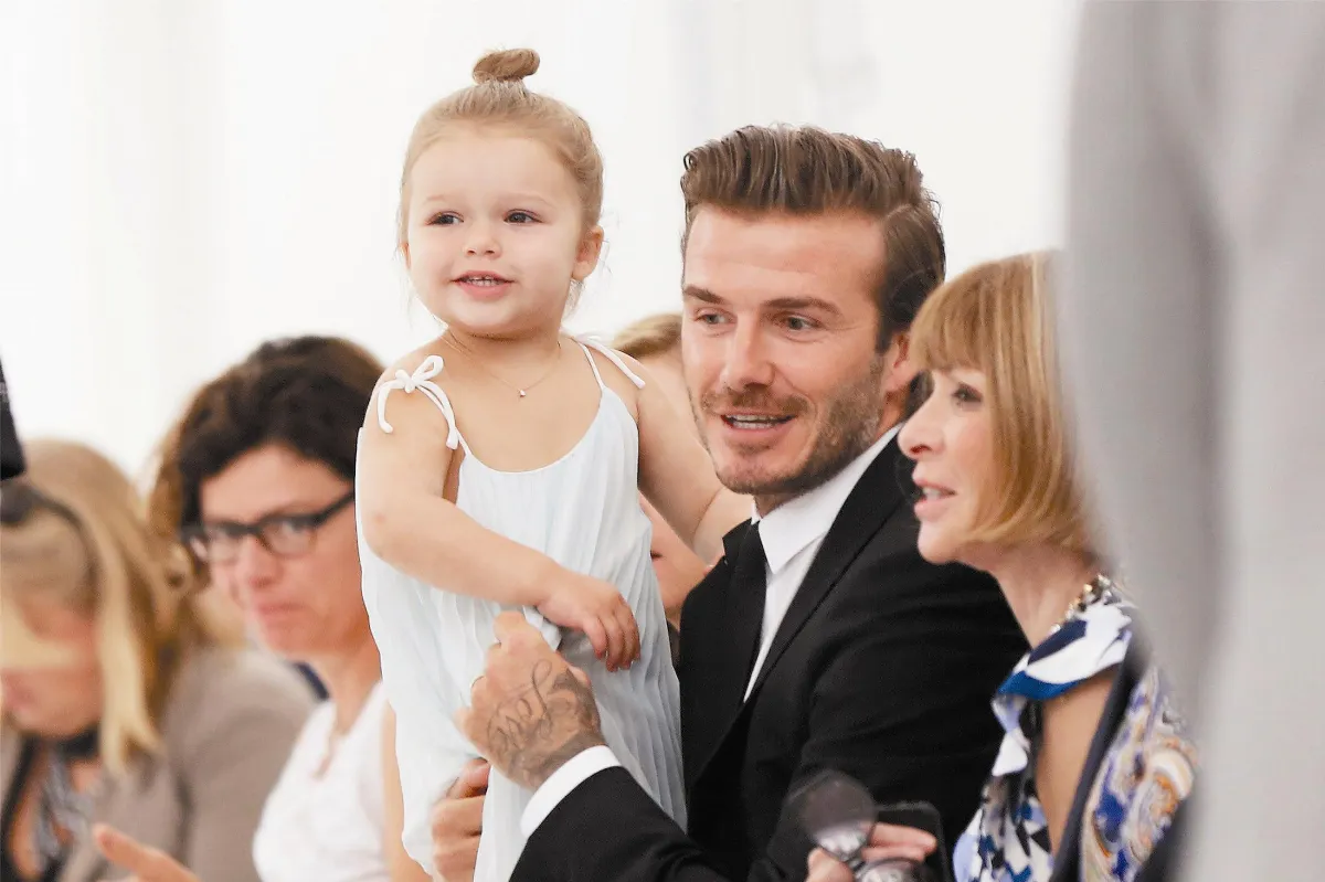 英相送女兒上學 照片打馬賽克名人子女 大家愛看 隱私難保