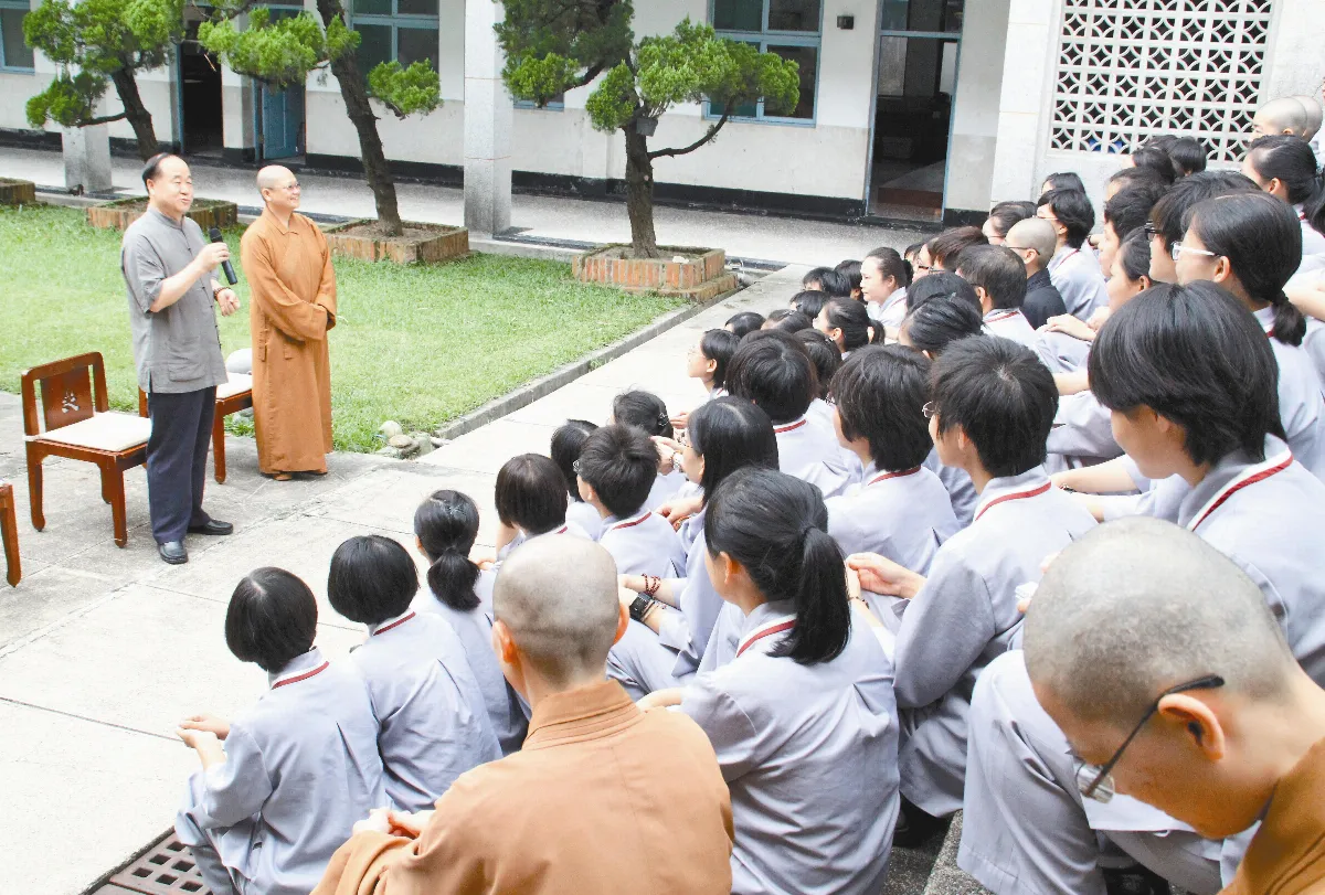 莫言先生參訪學院