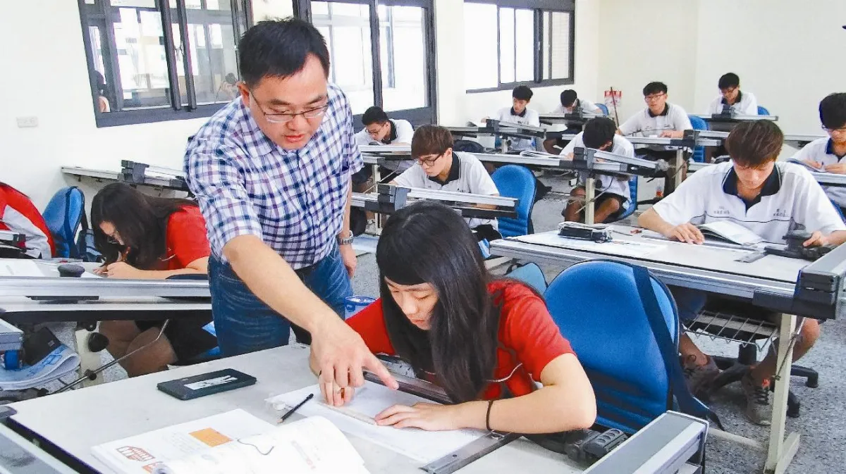獲全國師鐸獎廖晏鮮 總統明第六度召見