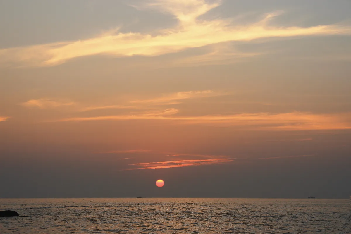 缺了一角的天空