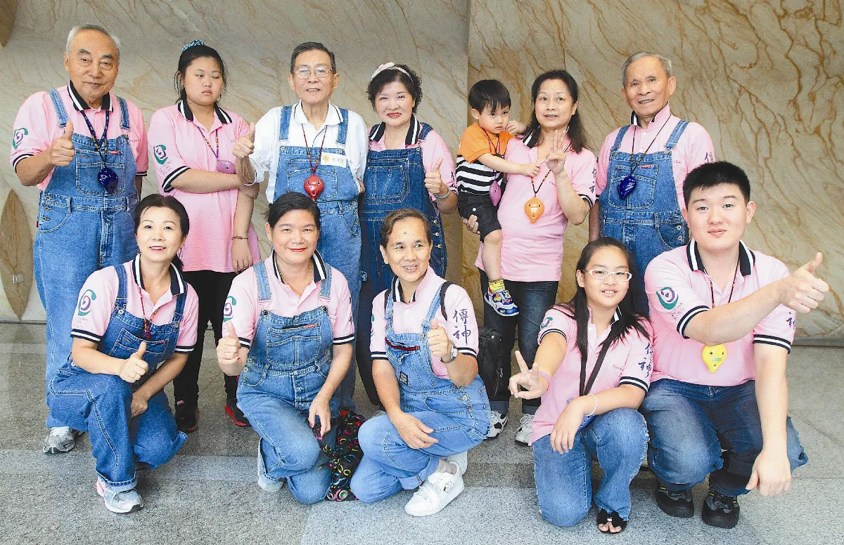 93歲義工 陶笛吹開老人心扉