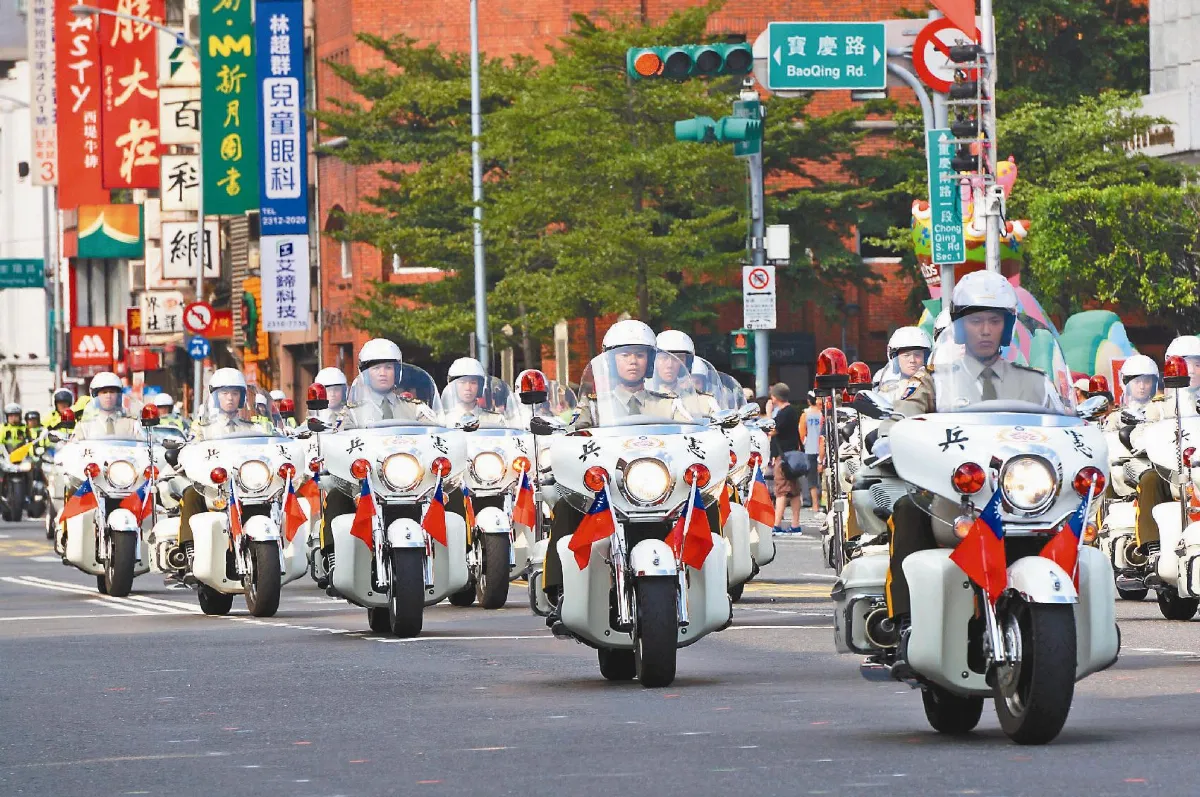 憲兵重機 重出江湖慶雙十