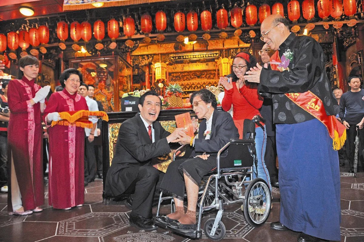 慈祐宮布施愛心 總統按讚