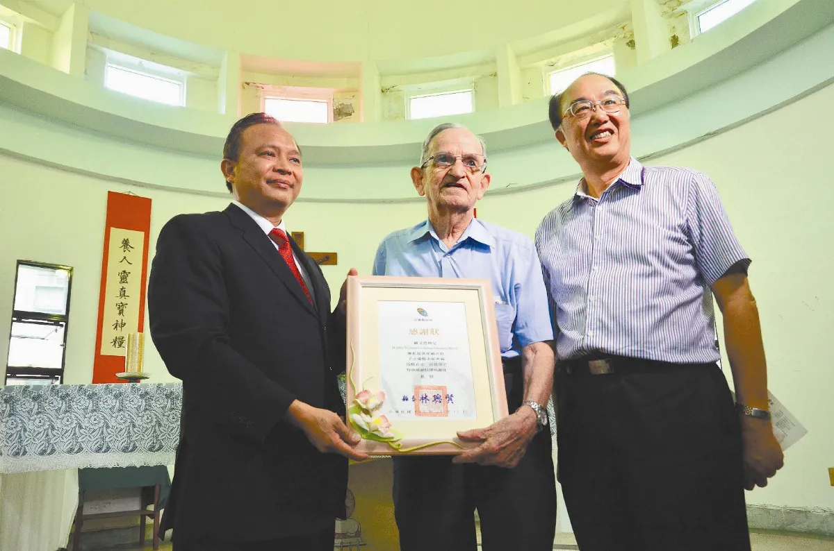 助逾千小兒麻痺病患50年獻愛宜蘭 荷神父獲榮譽縣民