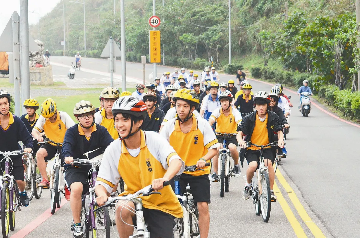 成年禮 5百高中生一騎長大