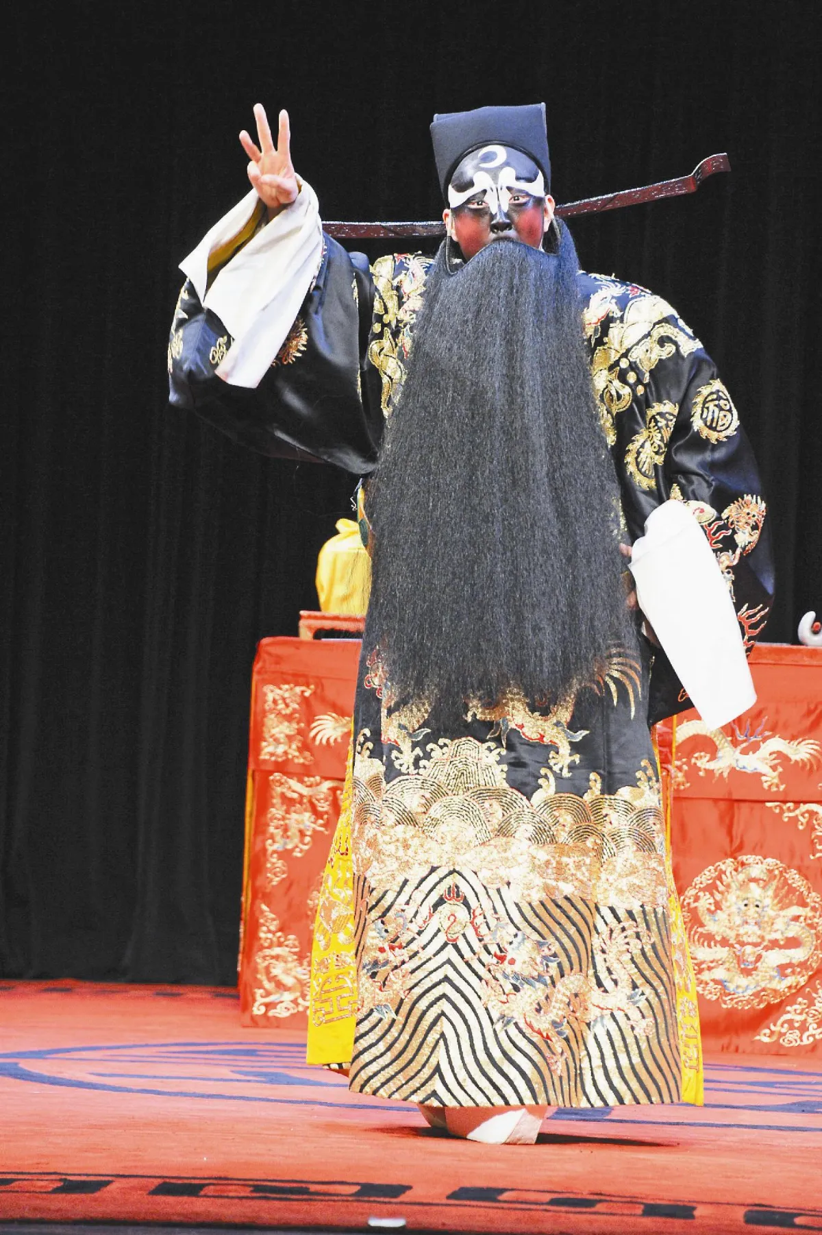 天津美女唱花臉  扮包公開鍘