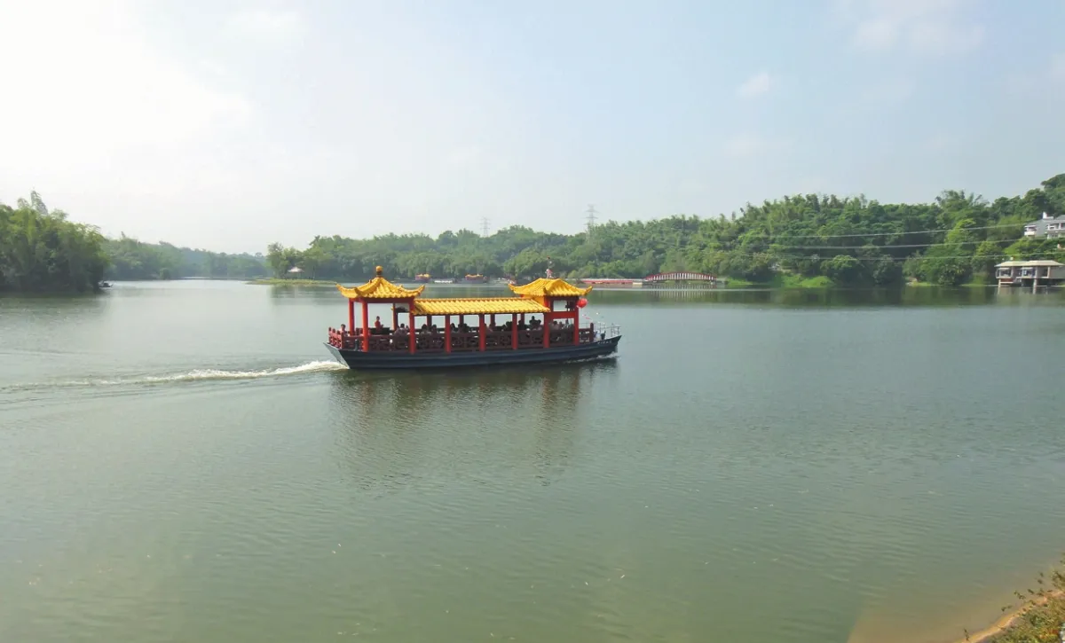 海闊天空　尖山埤水庫 酷似西湖