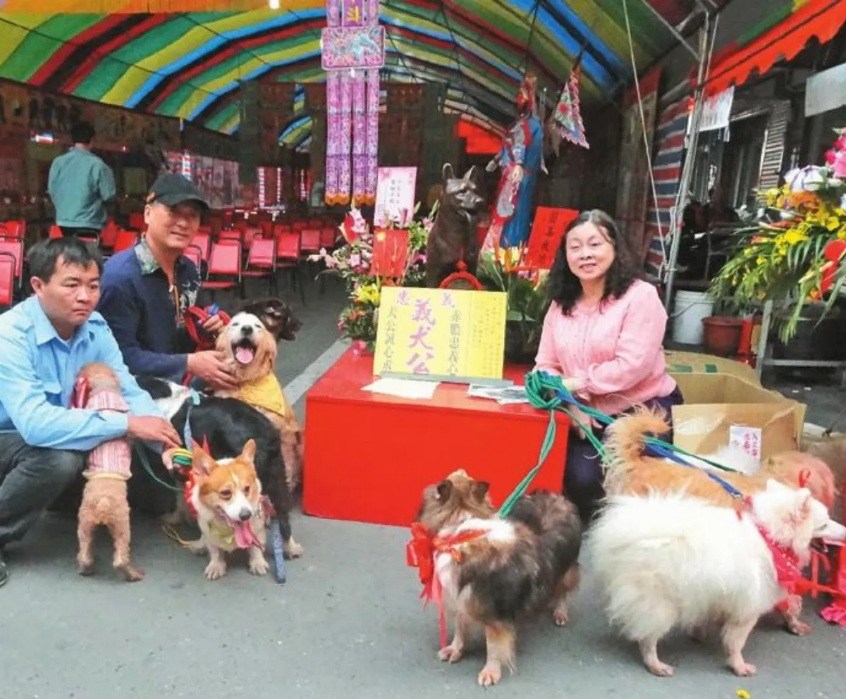 忠義十九公廟安座 狗明星致意