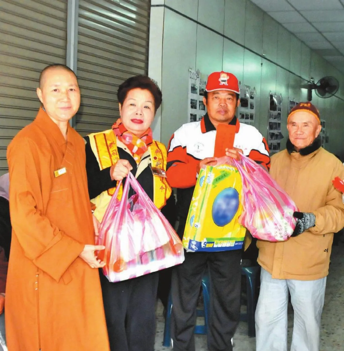 日光寺疼惜厝邊寒冬送暖