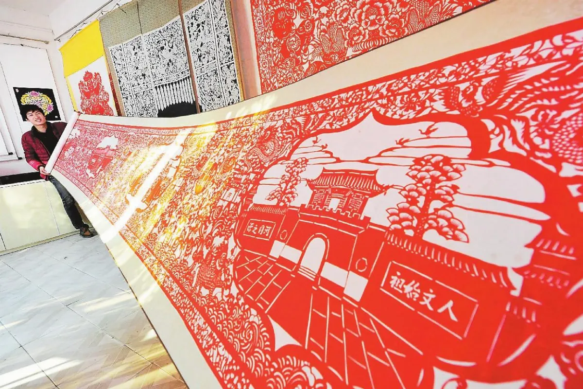 河南剪紙哥剪出一片天